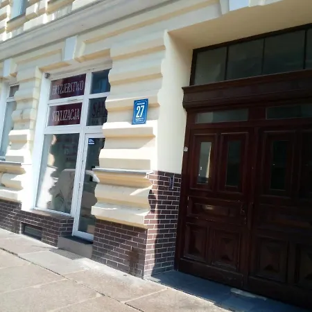 Tulip - Pokój Nr 8 Ze Wspólną łazienką I Kuchnią Apartament *